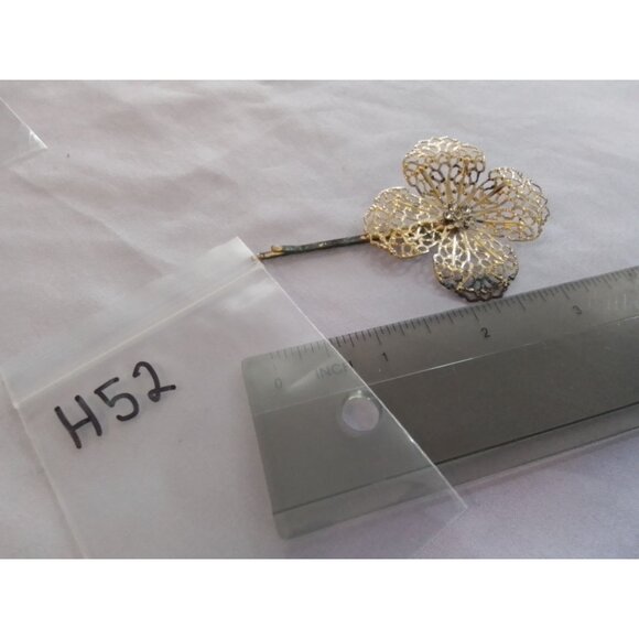 Vintage Gold-Tone Floral Hairpin With Filigree Design Hair Bobby Pin - Picture 3 of 3
